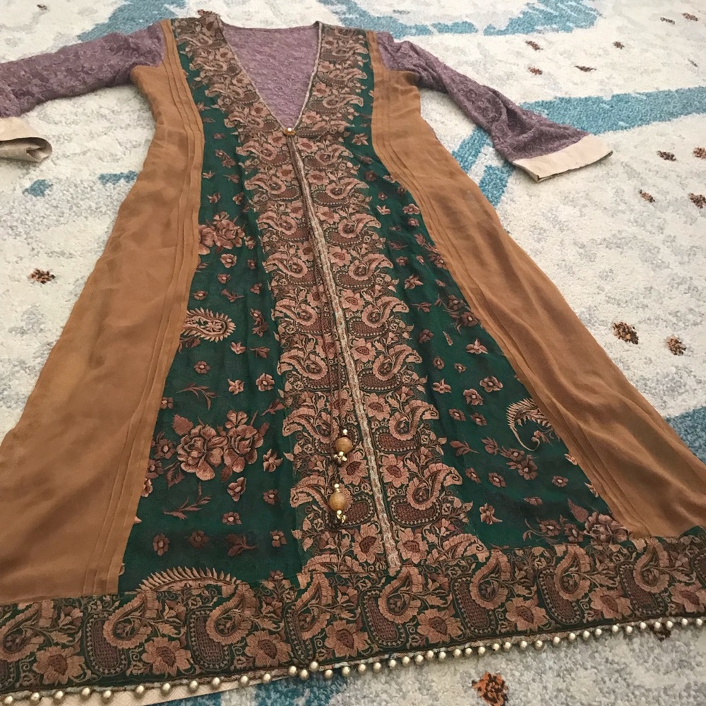 3 piece custom made Pakistan outfit
